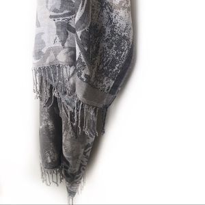 Isa & Stef acrylic rayon scarf!